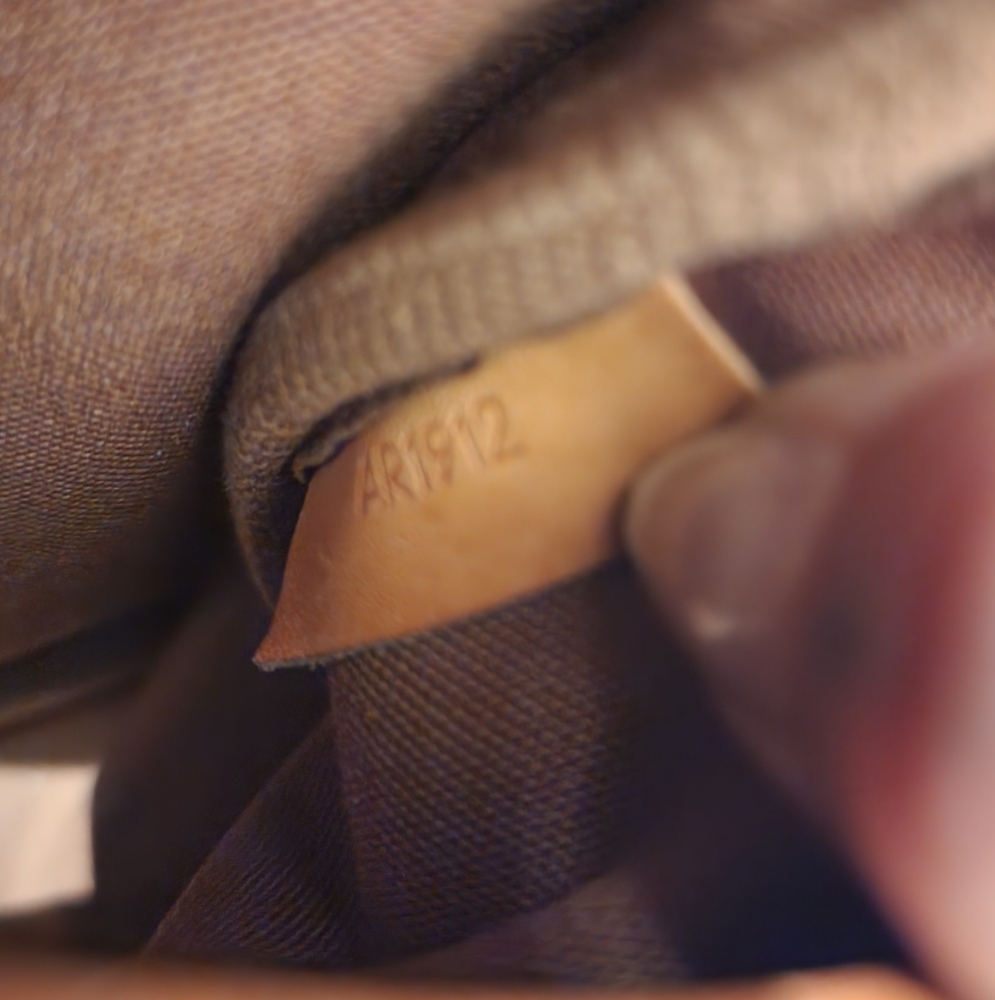 Louis Vuitton Brown Monogram Crossbody Hobo with Tan Vachetta Trim - Picture 11 of 16
